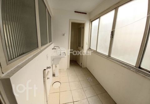 Image 8 - 874984