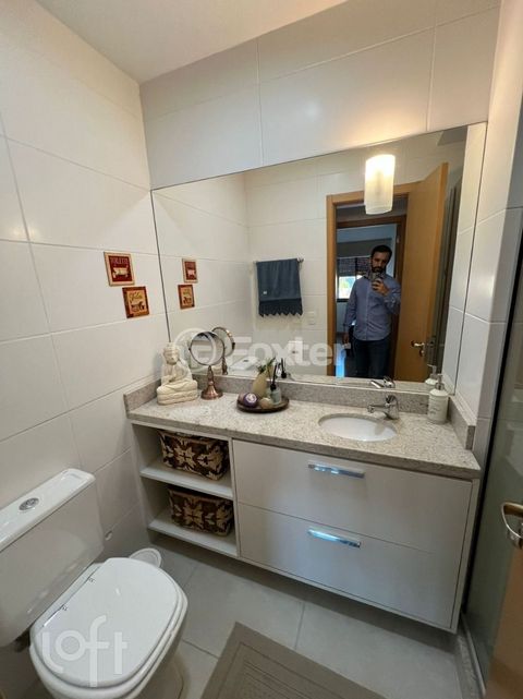 Image 8 - 874985