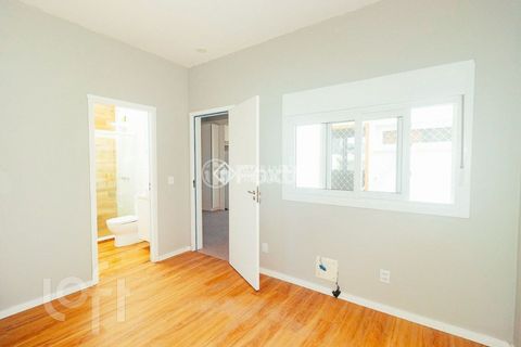 Image 4 - 875017