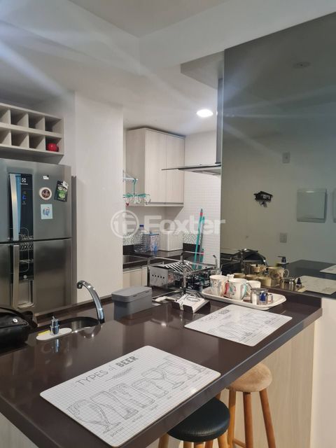 Image 7 - 875022