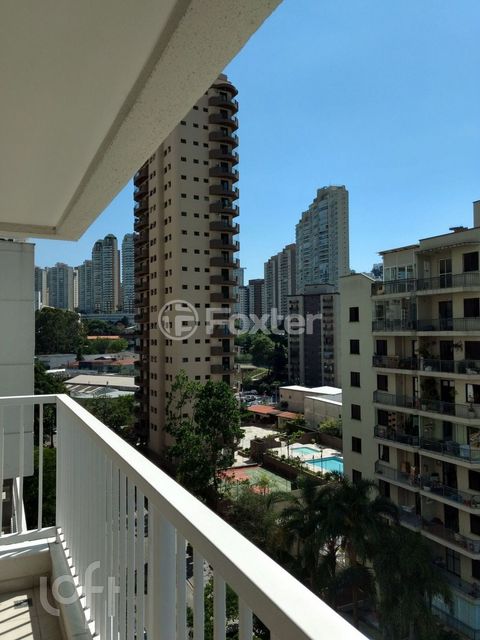 Image 4 - 875029