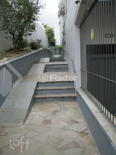 Image 1 - 875030