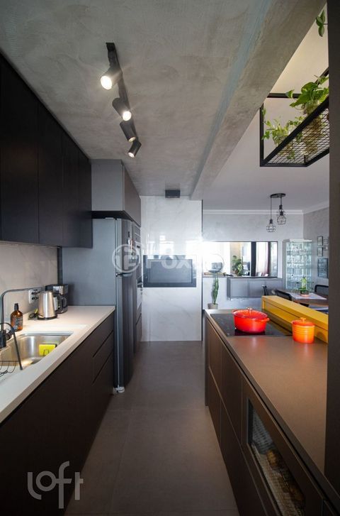 Image 8 - 875037