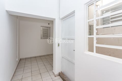 Image 8 - 875039