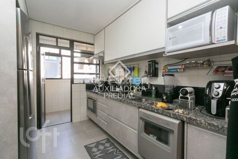 Image 9 - 875040