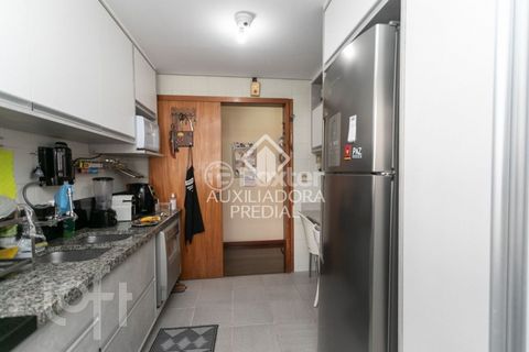Image 8 - 875040