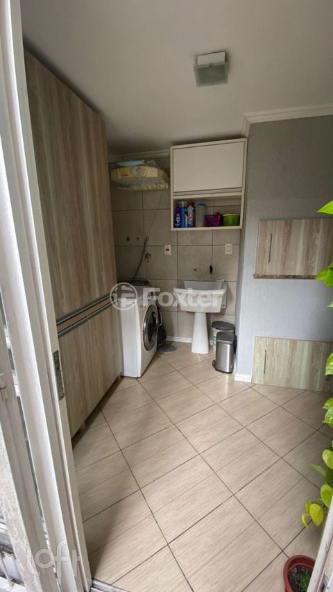 Image 4 - 875041