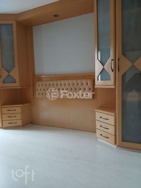Image 9 - 875044