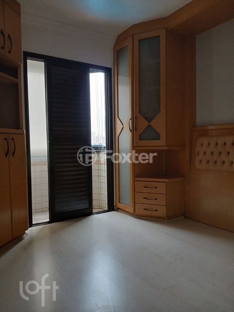 Image 7 - 875044