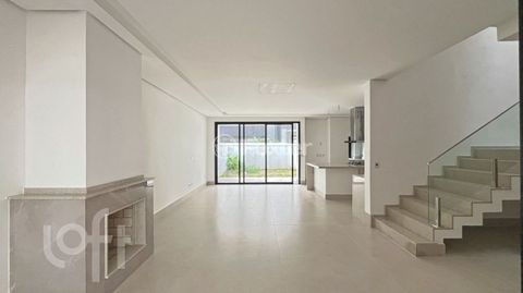 Image 4 - 875045
