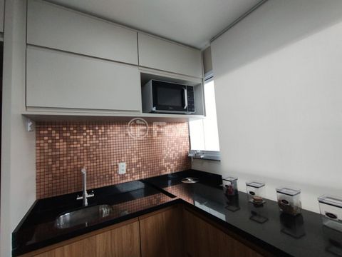 Image 4 - 875115