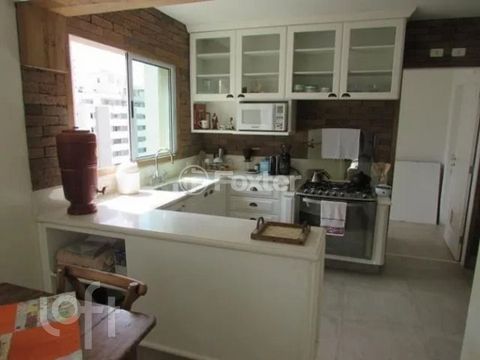 Image 2 - 875128