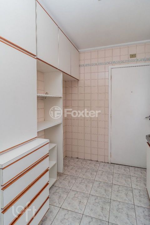Image 7 - 875130