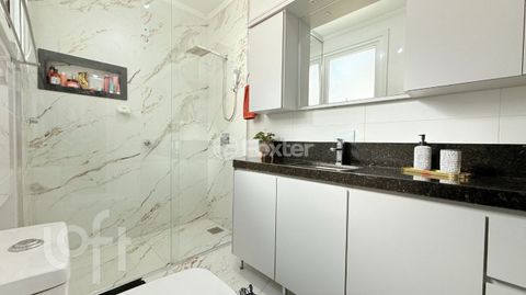 Image 19 - 875135