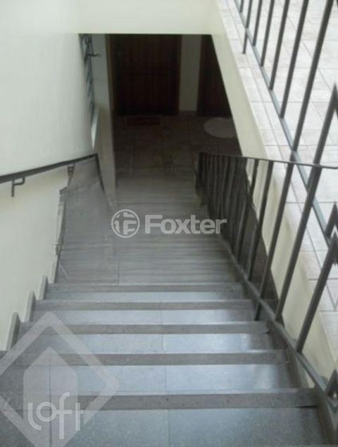 Image 16 - 875140