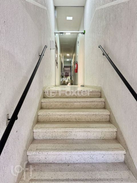 Image 1 - 875146