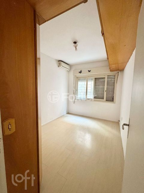 Image 7 - 875146