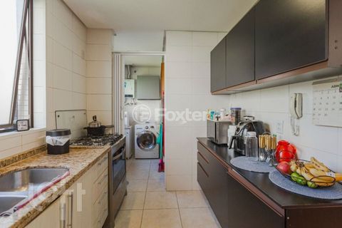 Image 10 - 875152