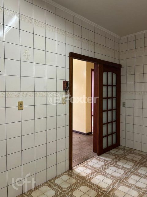 Image 7 - 875153