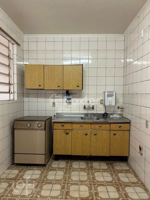 Image 5 - 875153