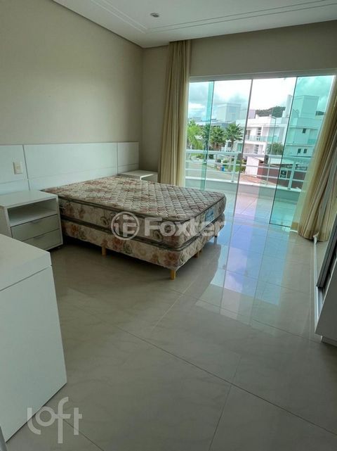Image 7 - 875154