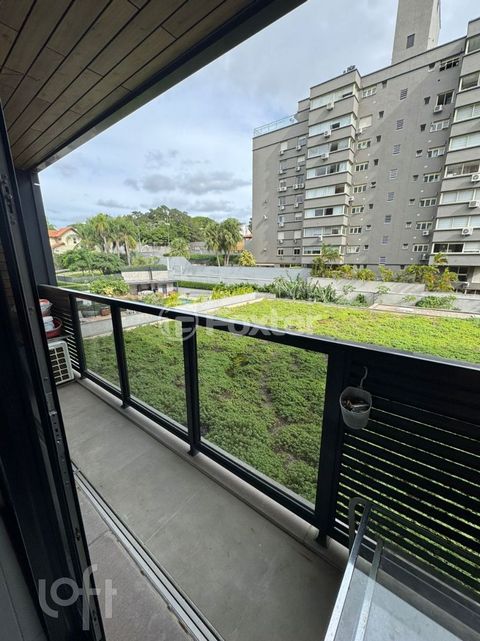 Image 15 - 875156