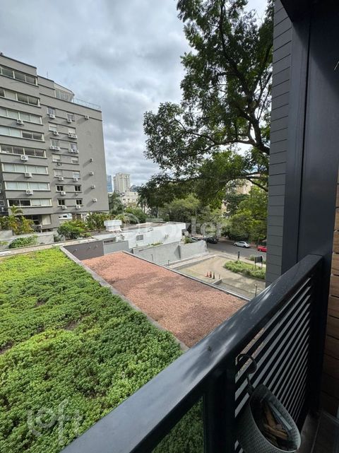 Image 13 - 875156