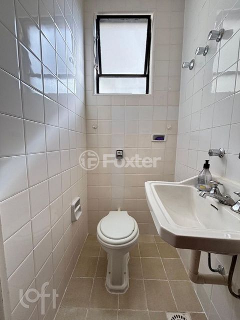Image 8 - 875164