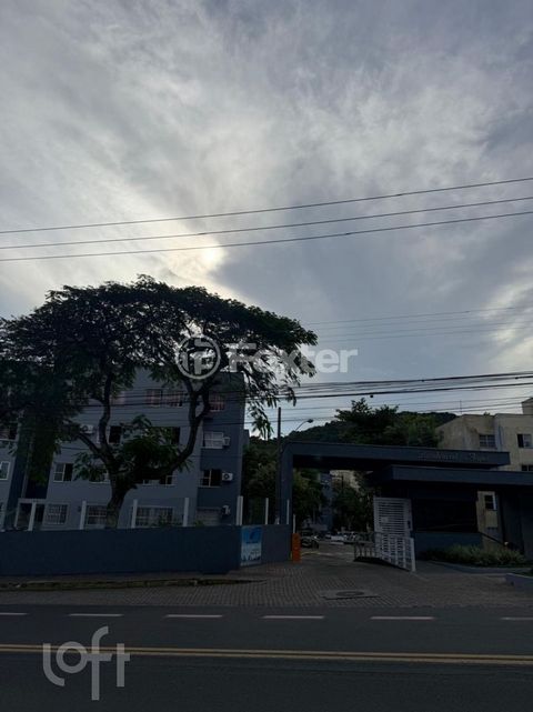 Image 0 - 875176
