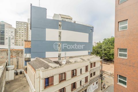 Image 4 - 875179