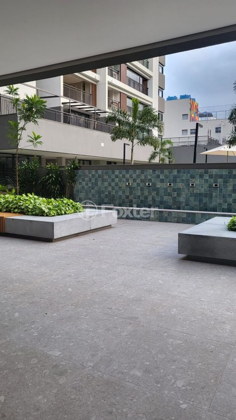 Image 5 - 875203