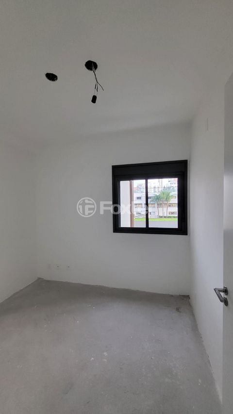 Image 3 - 875203