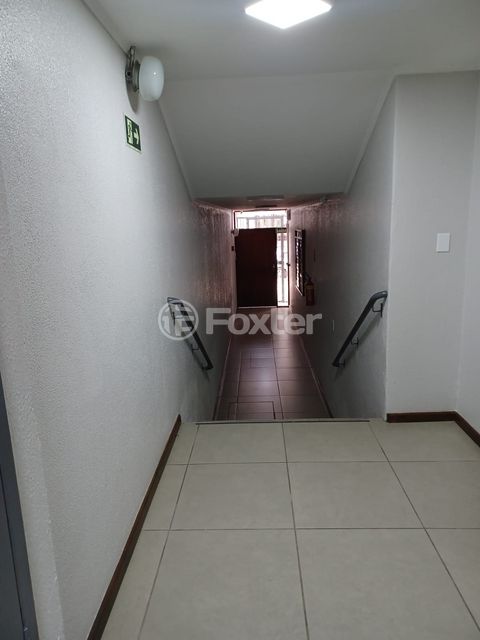 Image 2 - 875207