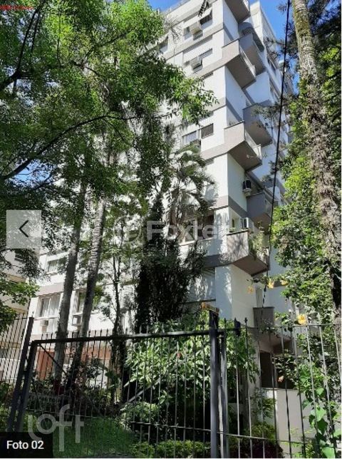 Image 10 - 875266