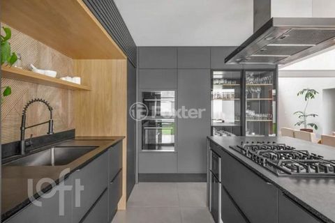 Image 10 - 875290
