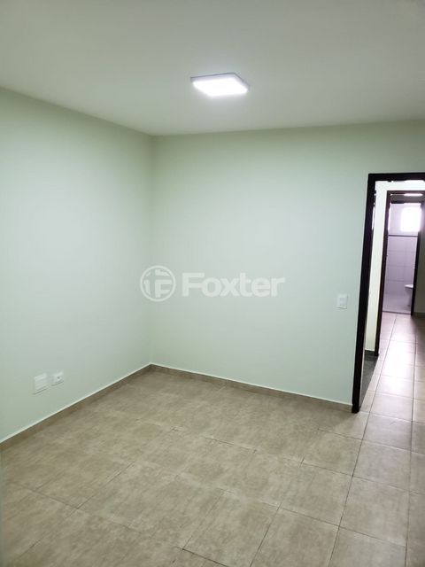 Image 1 - 875302
