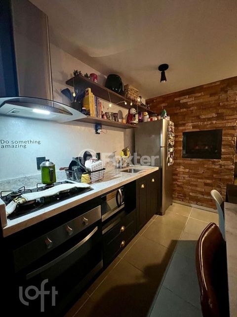 Image 5 - 875303
