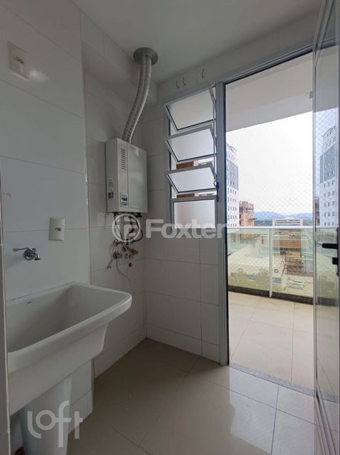 Image 9 - 875309