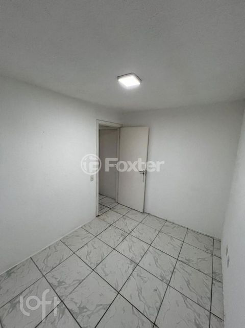 Image 4 - 875340
