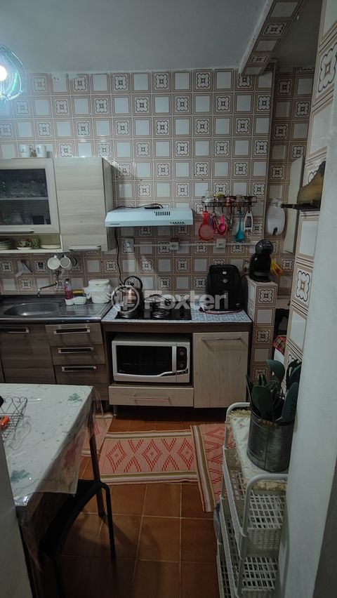 Image 4 - 875341