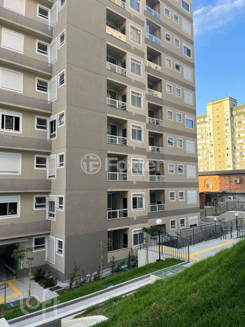 Image 10 - 875432