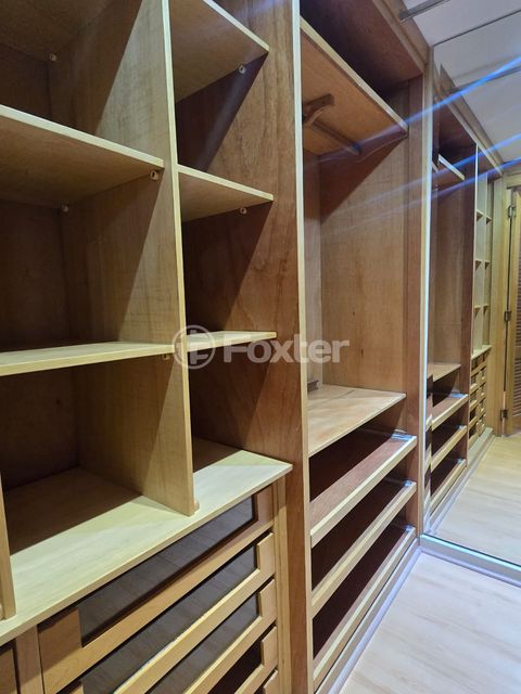 Image 9 - 875434