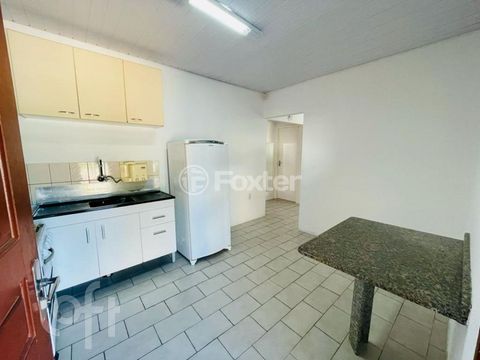 Image 7 - 875449