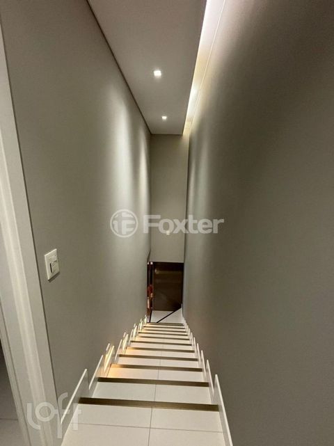 Image 4 - 875455