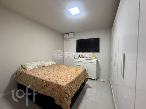 Image 7 - 875467
