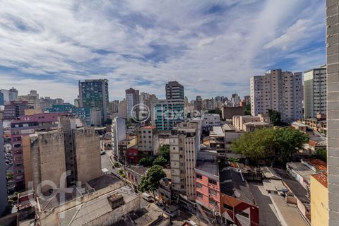 Image 4 - 875468