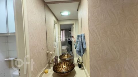 Image 10 - 875559