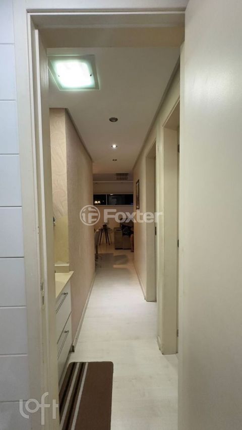 Image 8 - 875559
