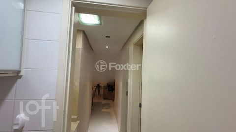 Image 9 - 875559