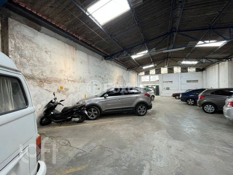 Image 4 - 875584